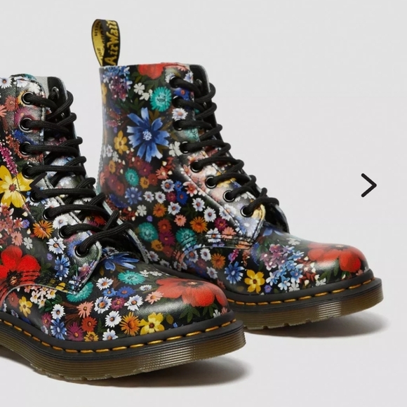 Dr Martens 1460 Pascal Wanderlust Backhand Floral Print Lace Up Combat Boot - Picture 12 of 13